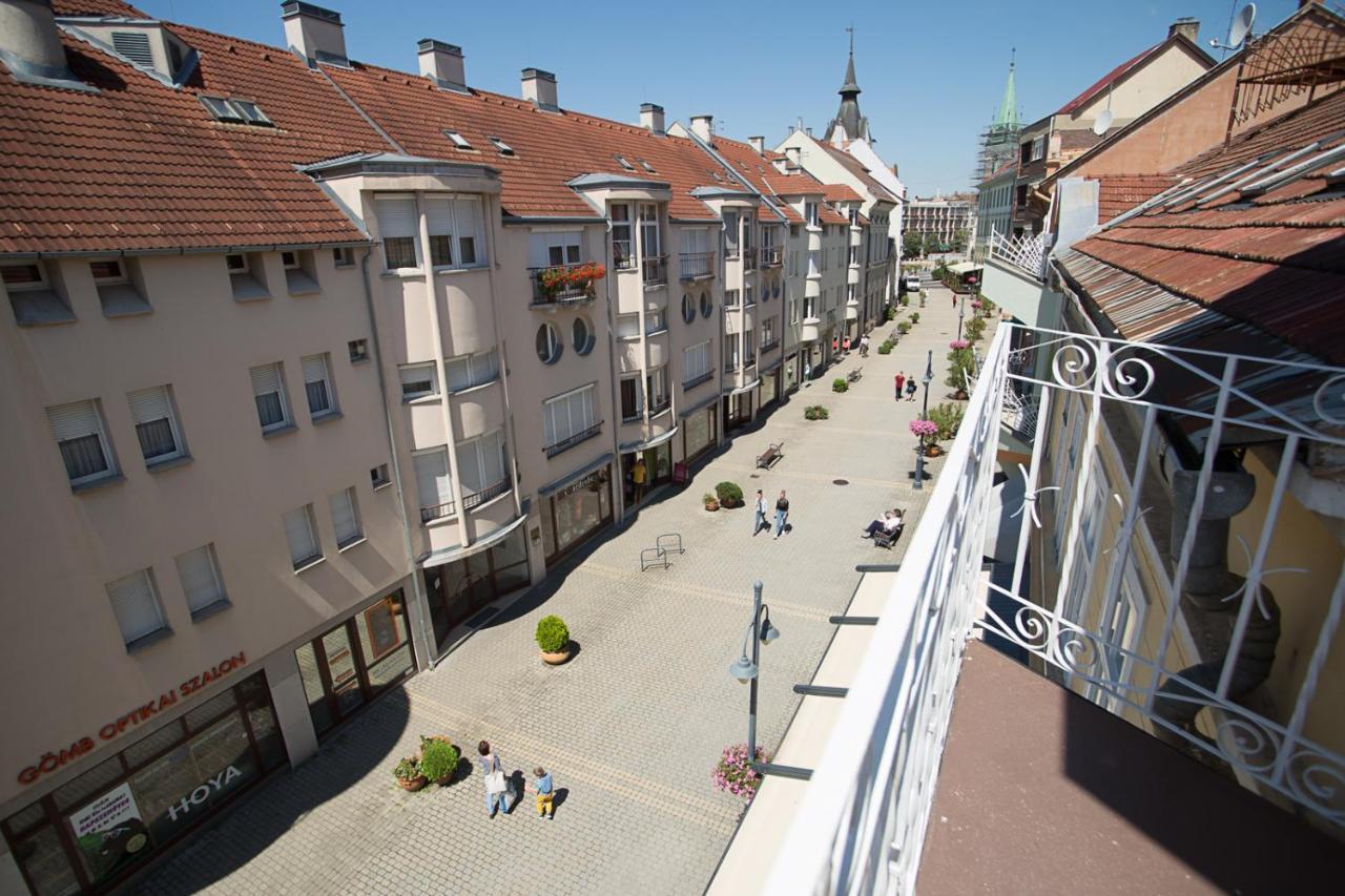 Centrum Lux 2 Apartmanok Капошвар Екстер'єр фото